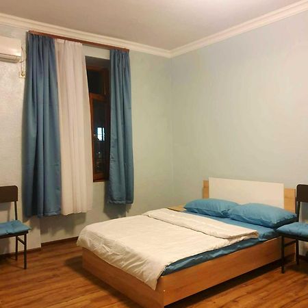 Apartment Near Sasundci Davit Metro Station Ereván Exterior foto