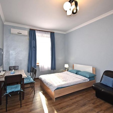 Apartment Near Sasundci Davit Metro Station Ereván Exterior foto