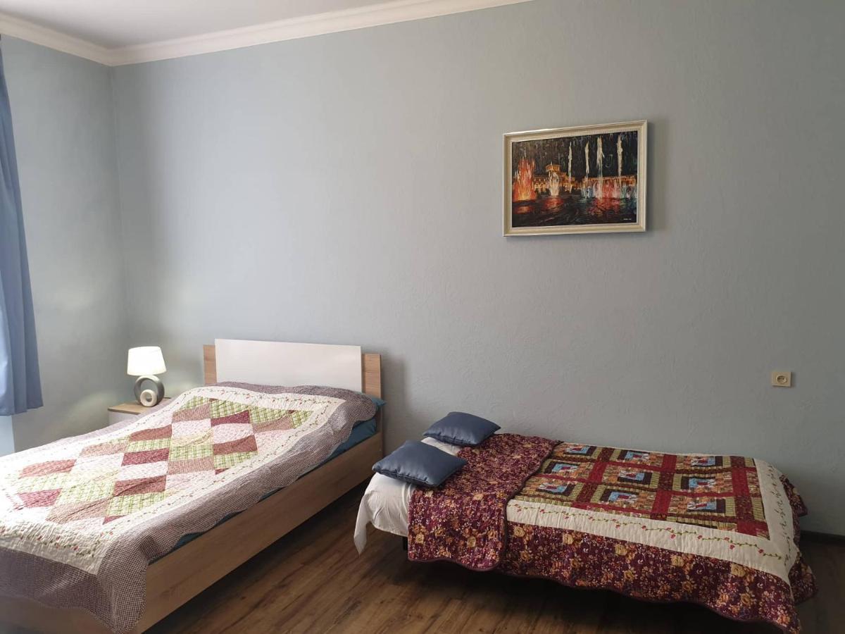 Apartment Near Sasundci Davit Metro Station Ereván Exterior foto